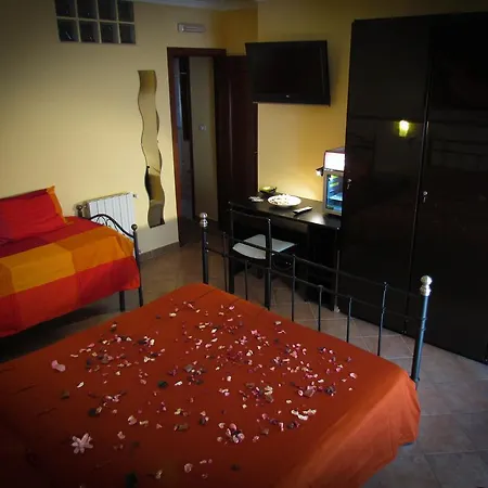 Apartament Tano's *