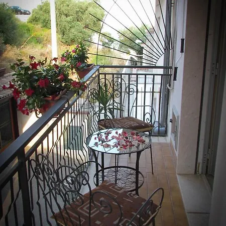 Daire Tano's Giardini Naxos