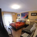 Tano's Giardini-Naxos